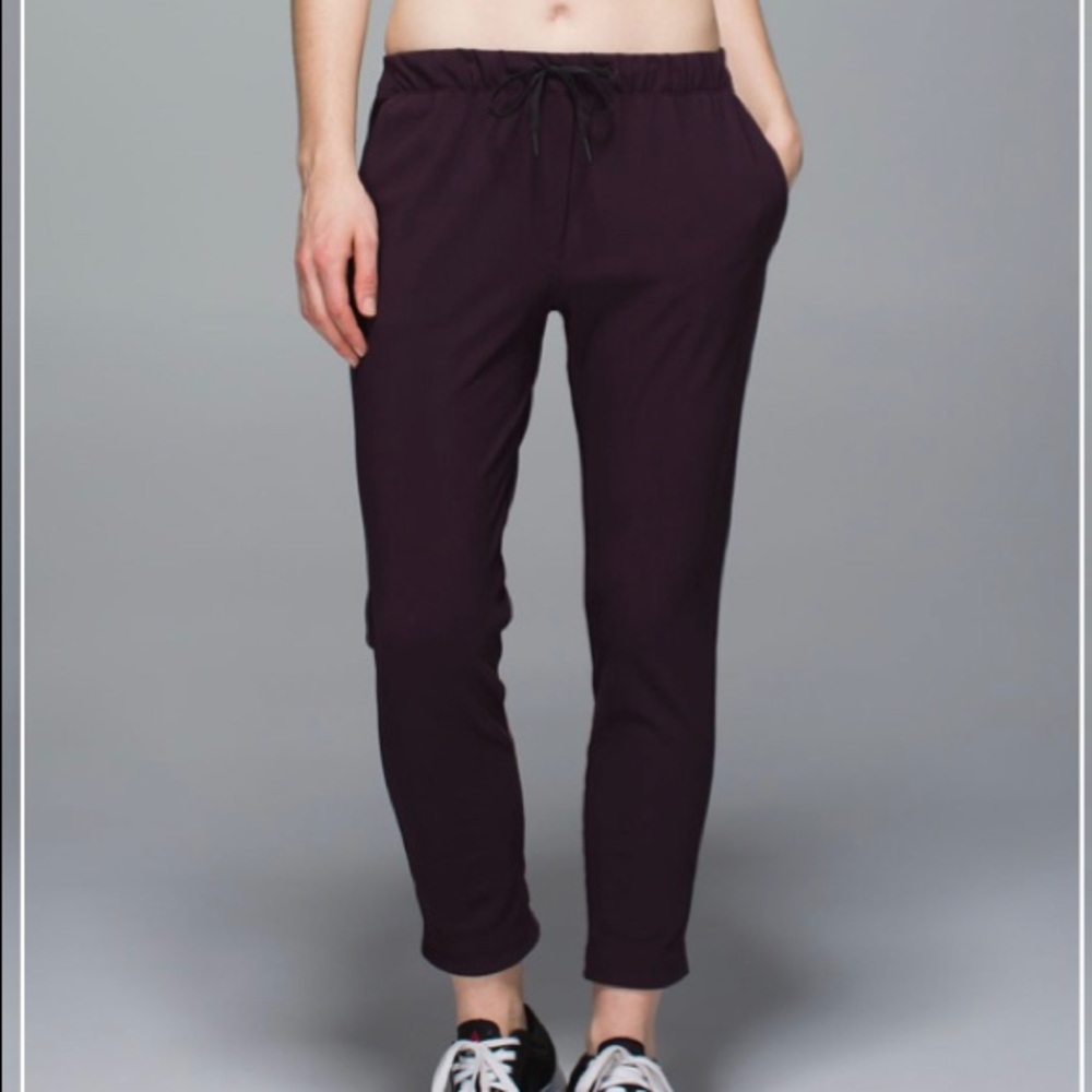 Lululemon Jet Crop *Slim Trouser